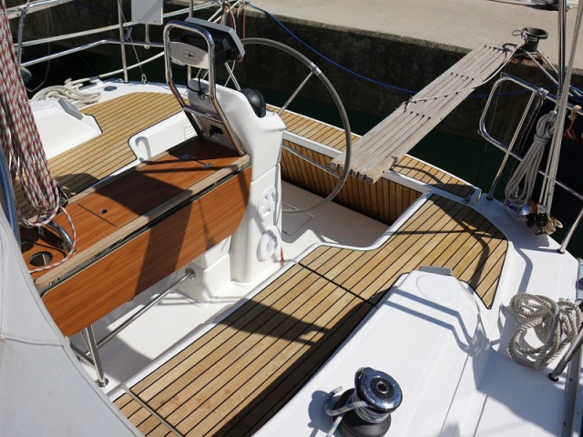 Bavaria 33