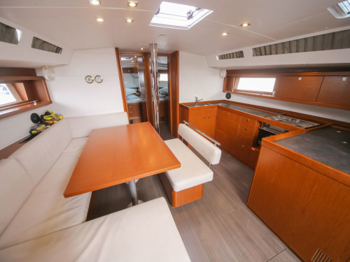 Beneteau Oceanis 48