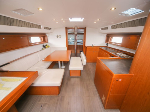 Beneteau Oceanis 48