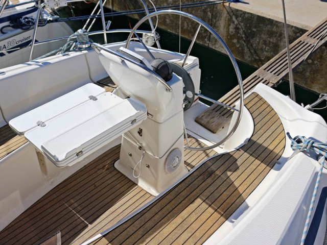 Bavaria 32