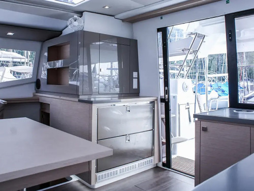 Fountaine Pajot Helia 44