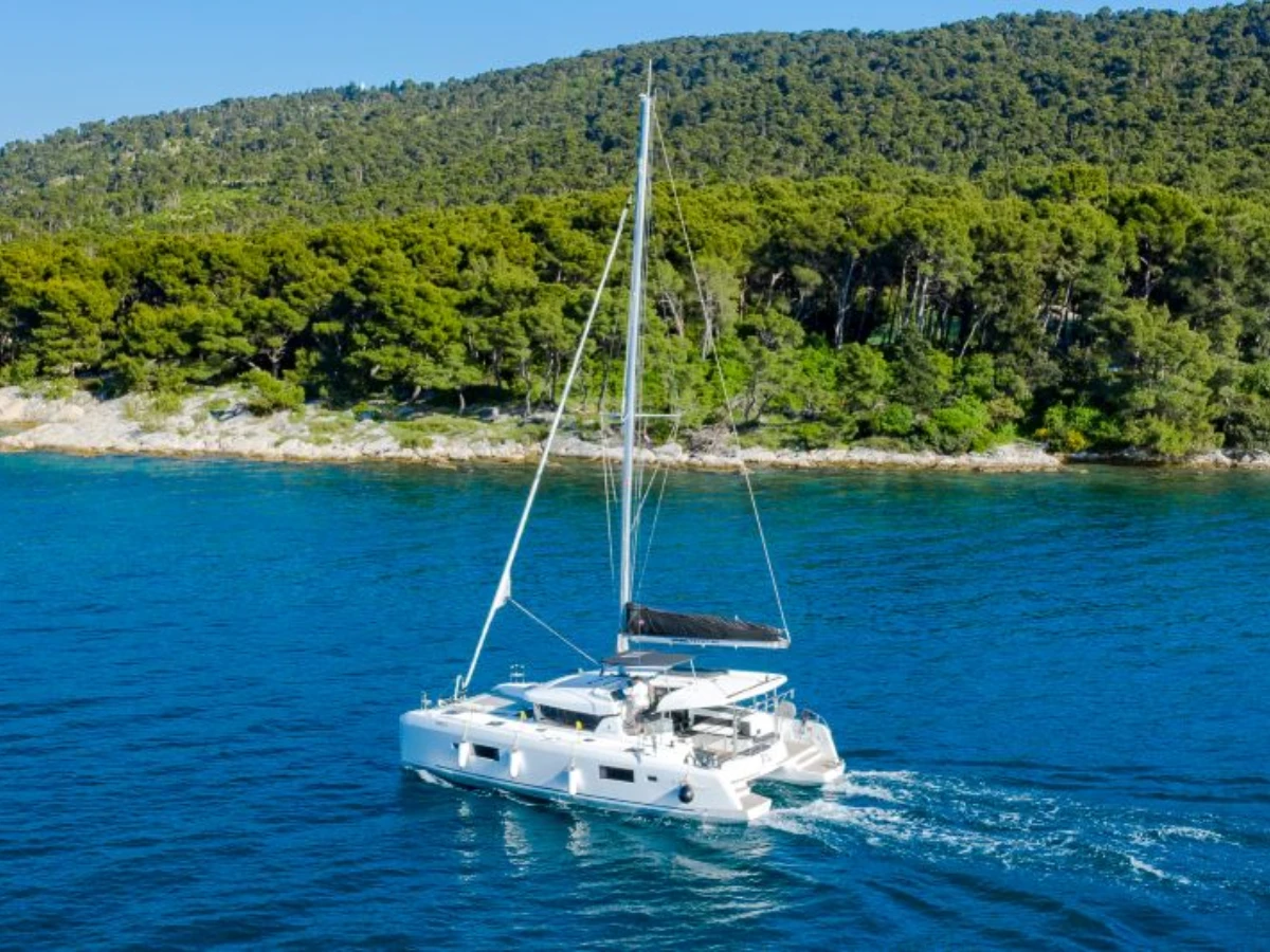 Lagoon 42
