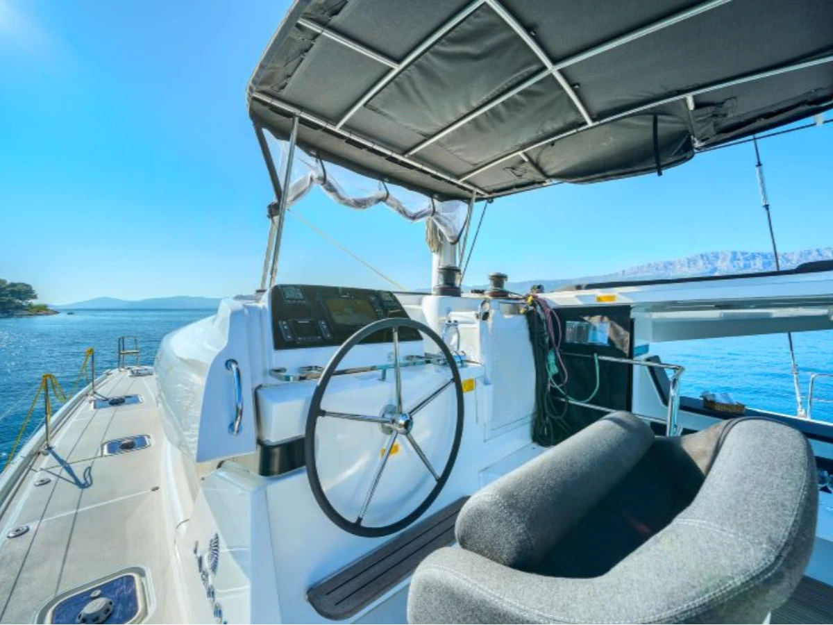 Lagoon 42