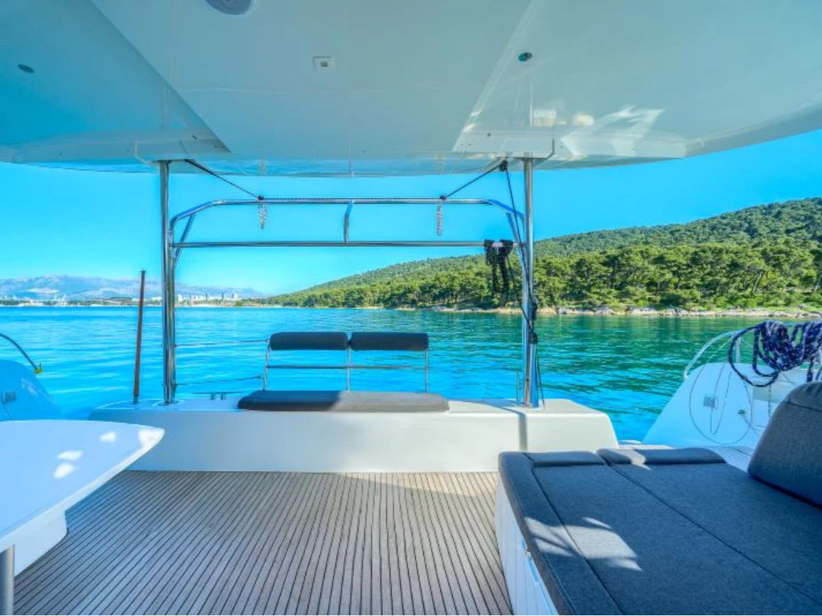 Lagoon 42