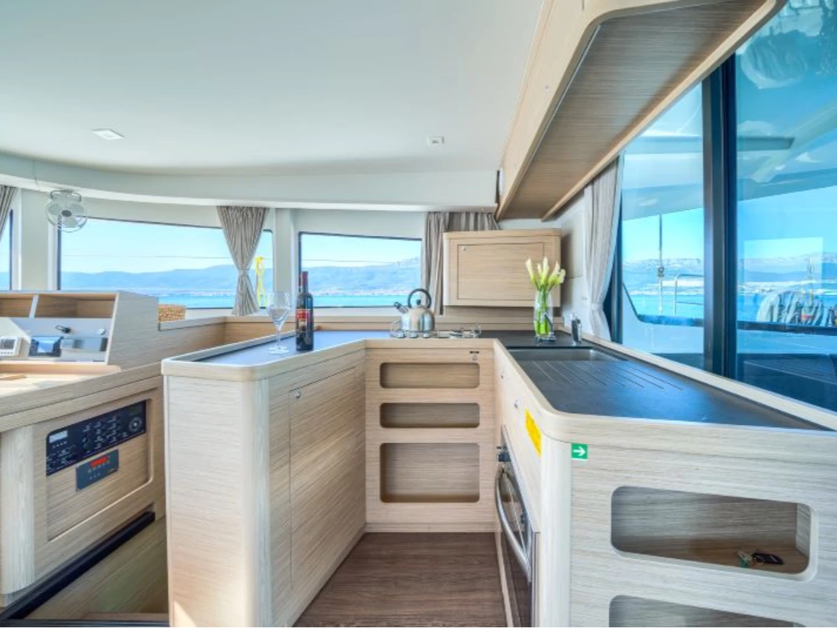 Lagoon 42