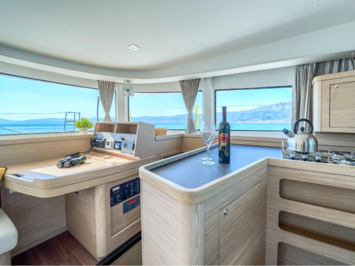 Lagoon 42