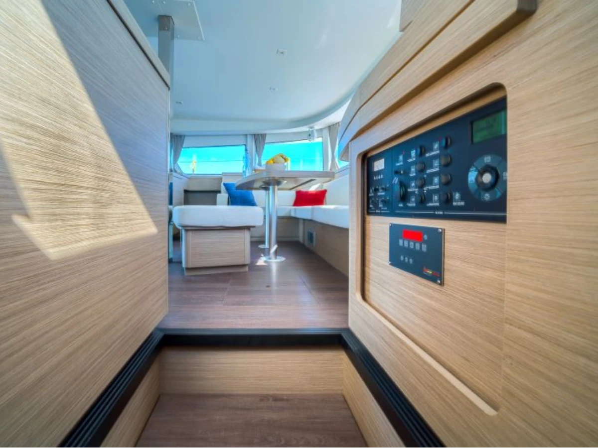Lagoon 42