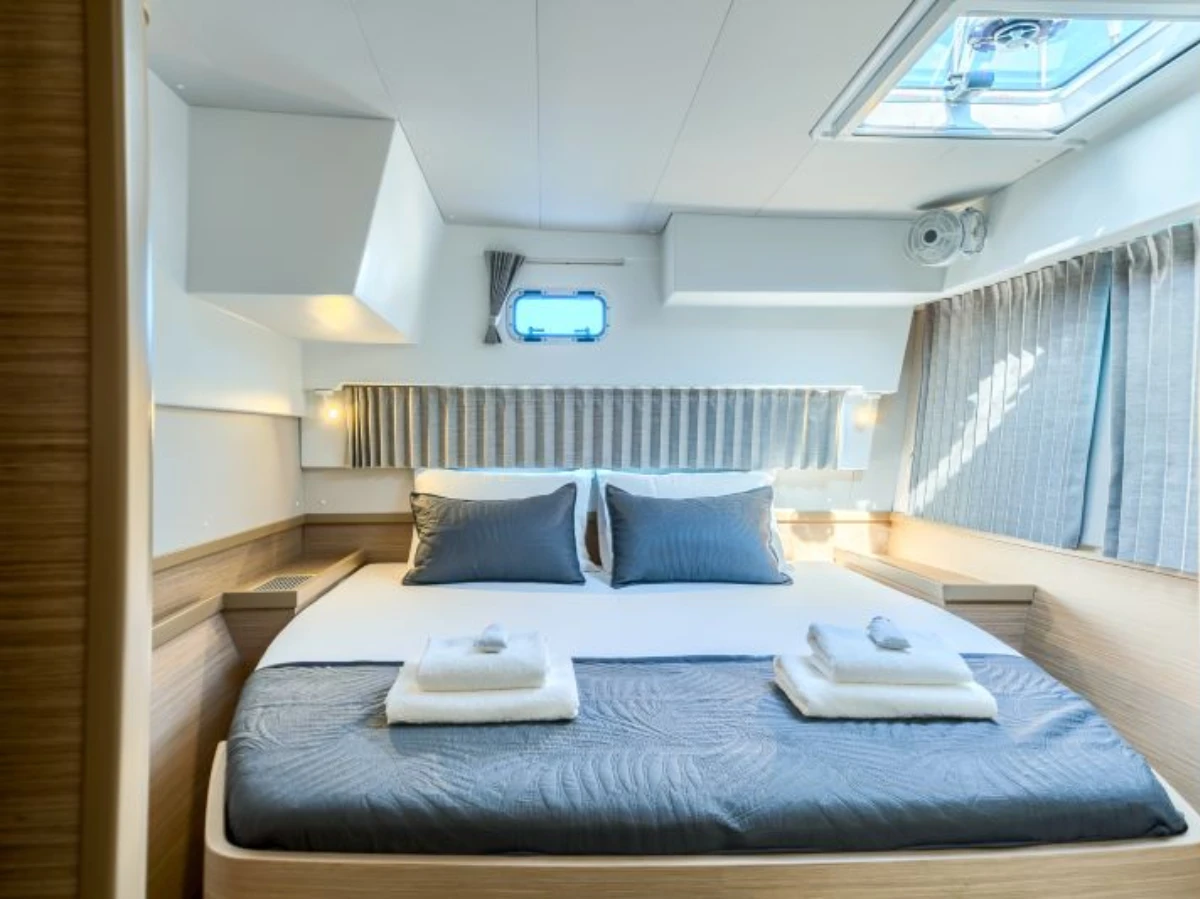 Lagoon 42