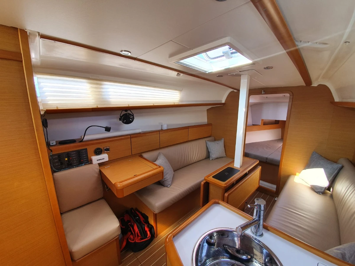 Sun Odyssey 33i