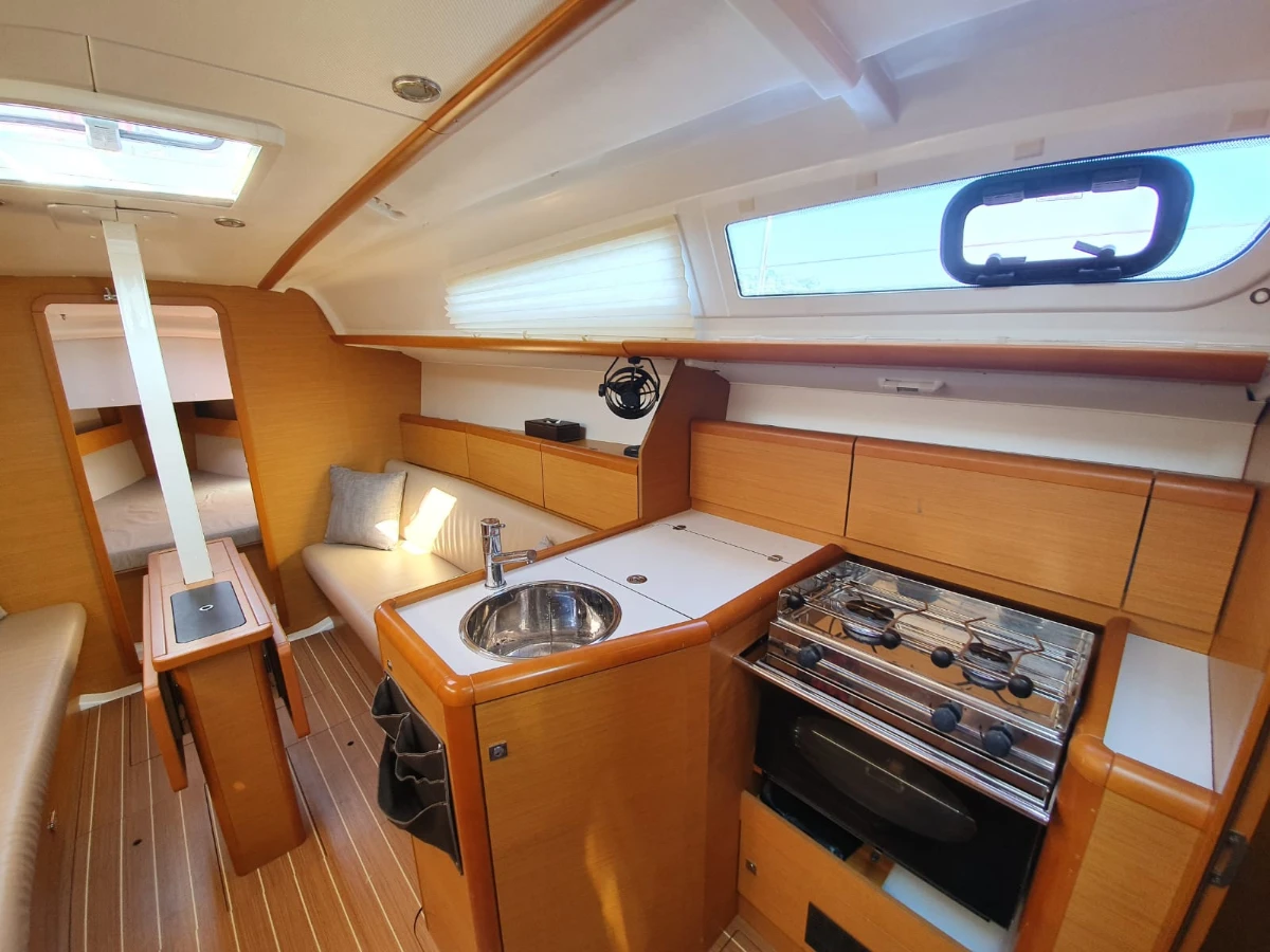 Sun Odyssey 33i