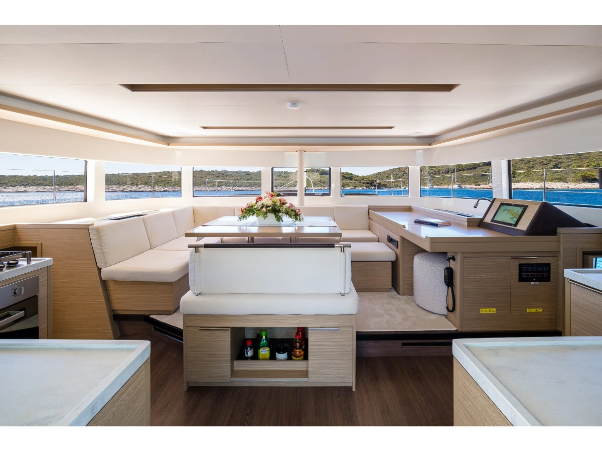 Lagoon 51