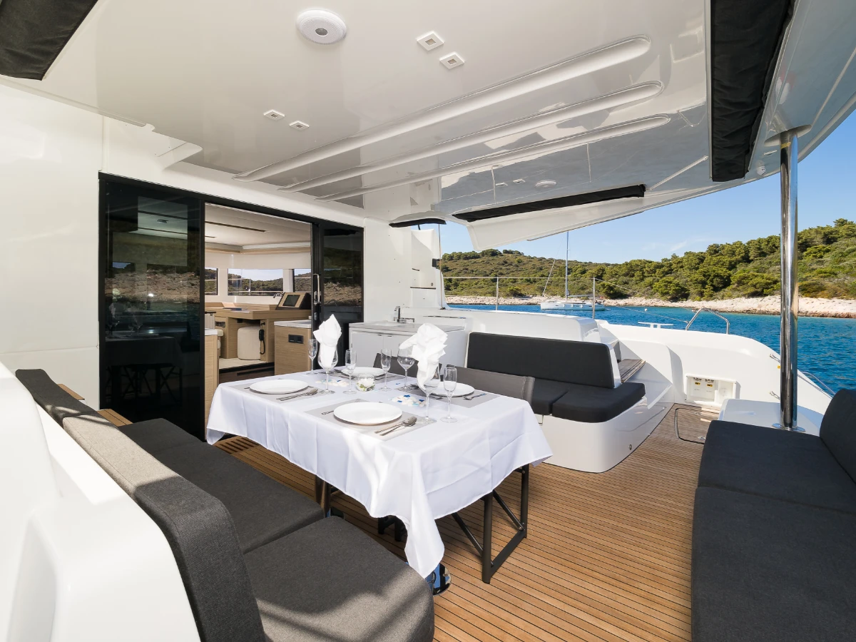 Lagoon 51