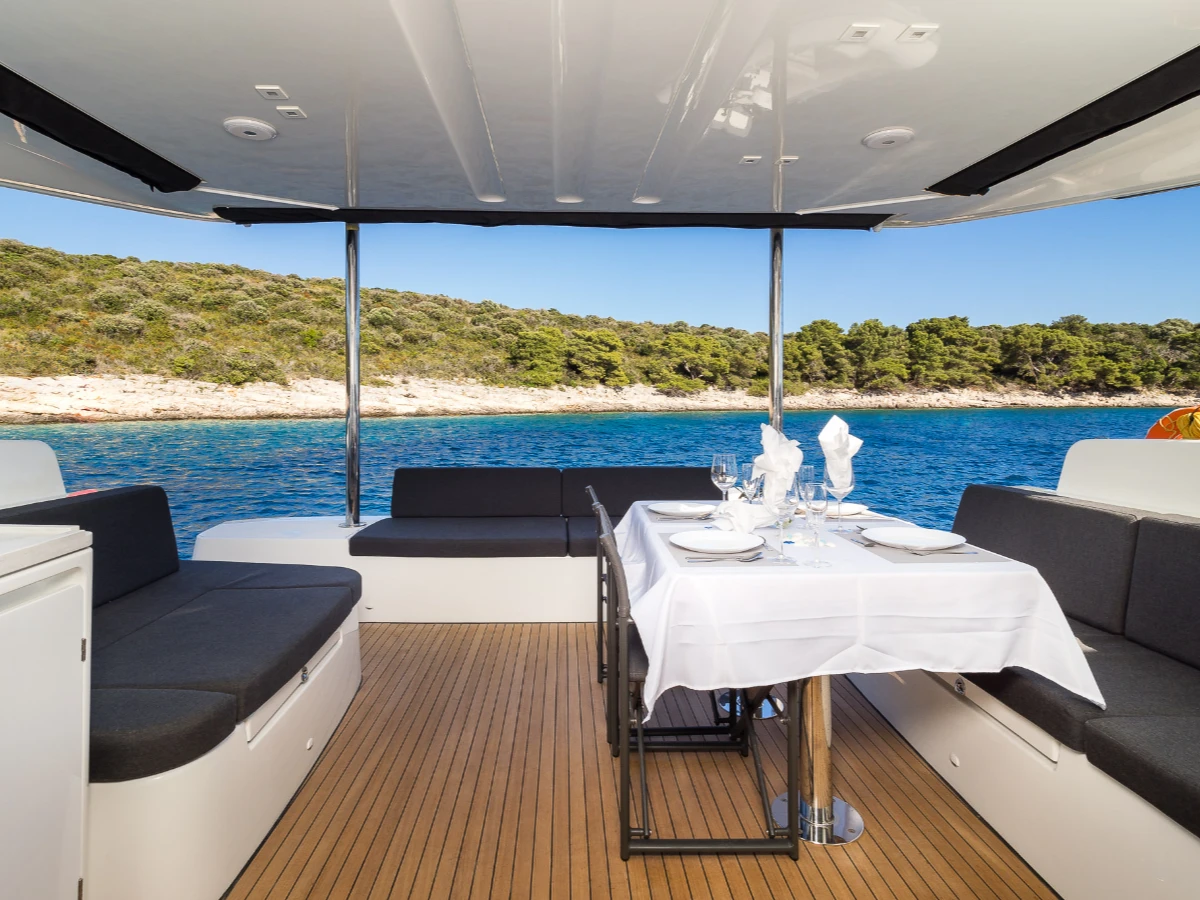 Lagoon 51