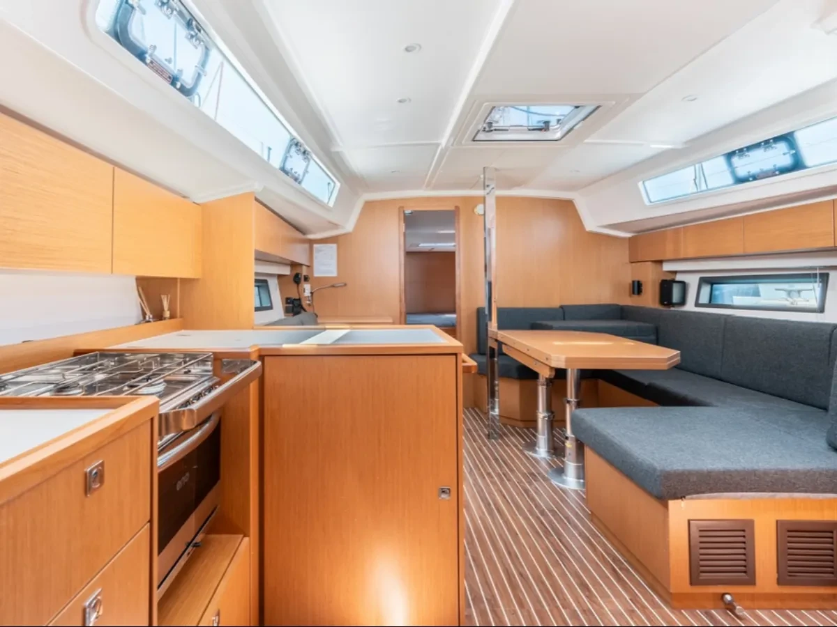 Bavaria C42