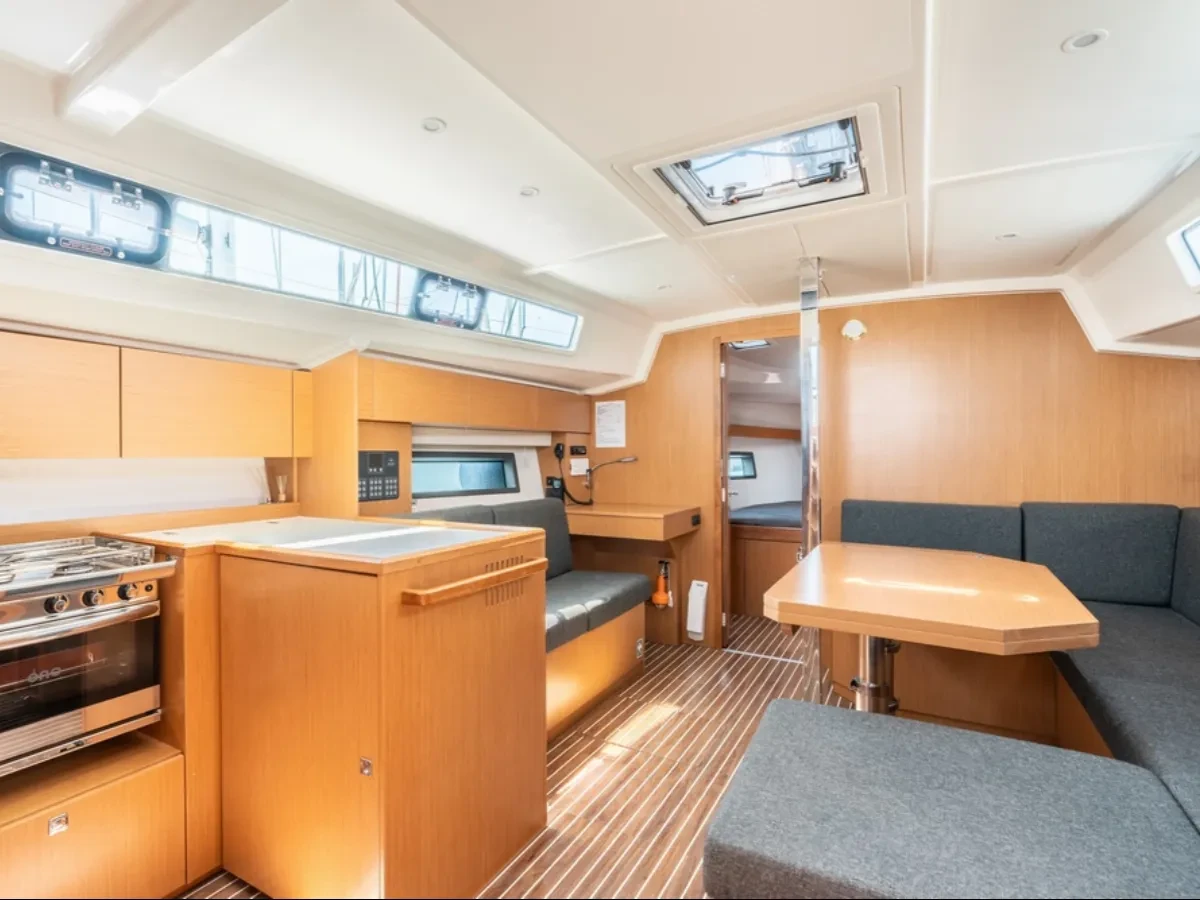 Bavaria C42