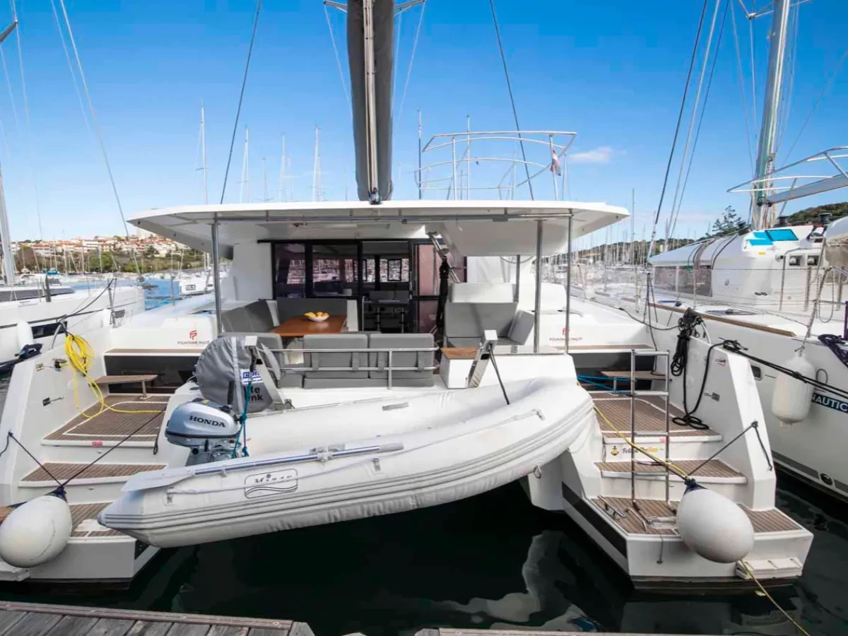 Fountaine Pajot Astrea 42