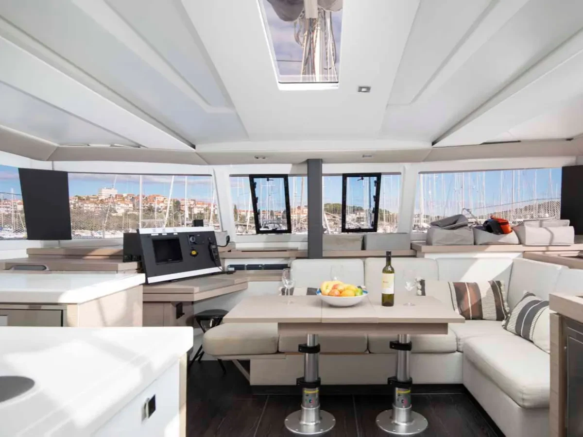 Fountaine Pajot Astrea 42