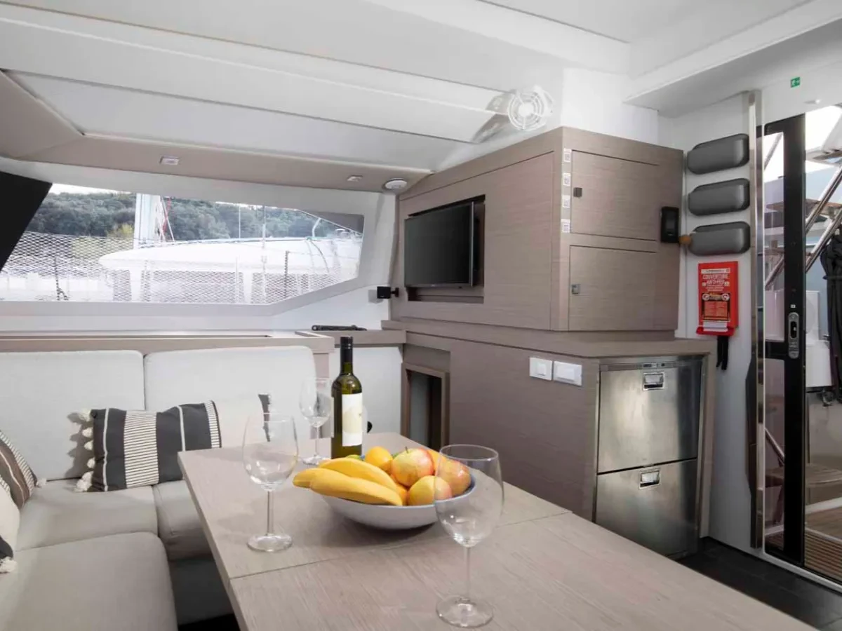 Fountaine Pajot Astrea 42