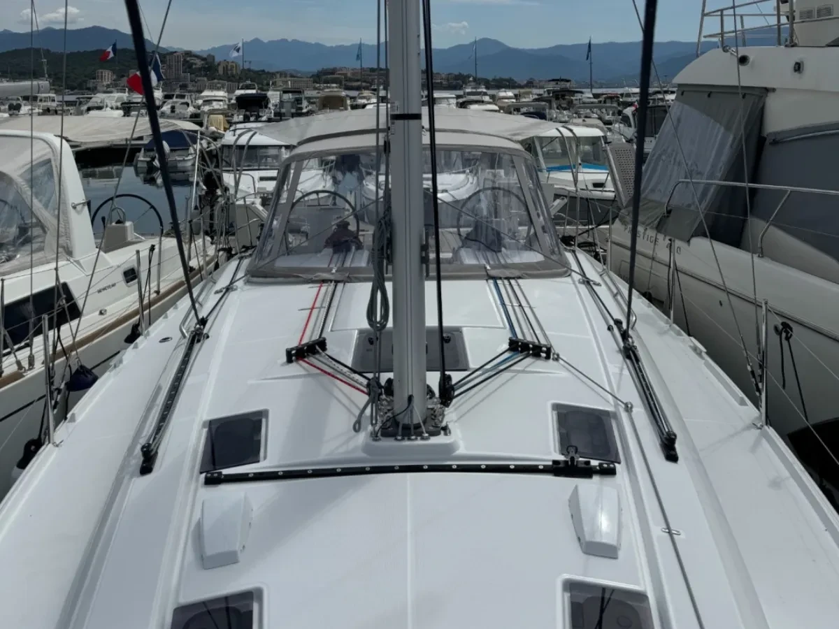 Oceanis 37.1