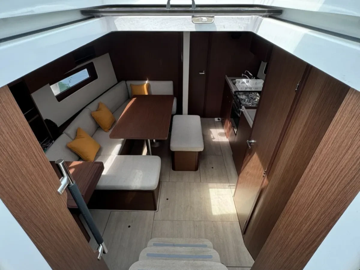Oceanis 37.1