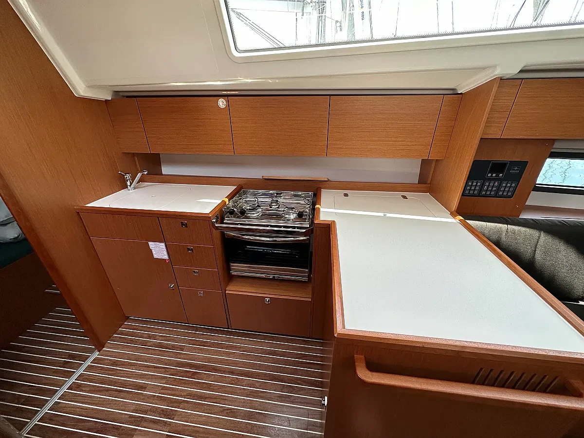 Bavaria C42