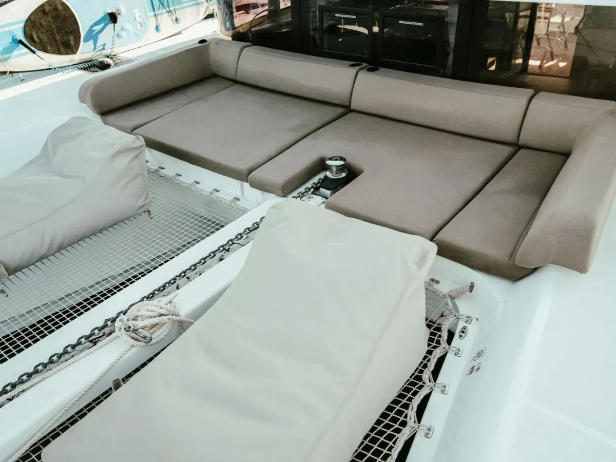 Lagoon 42