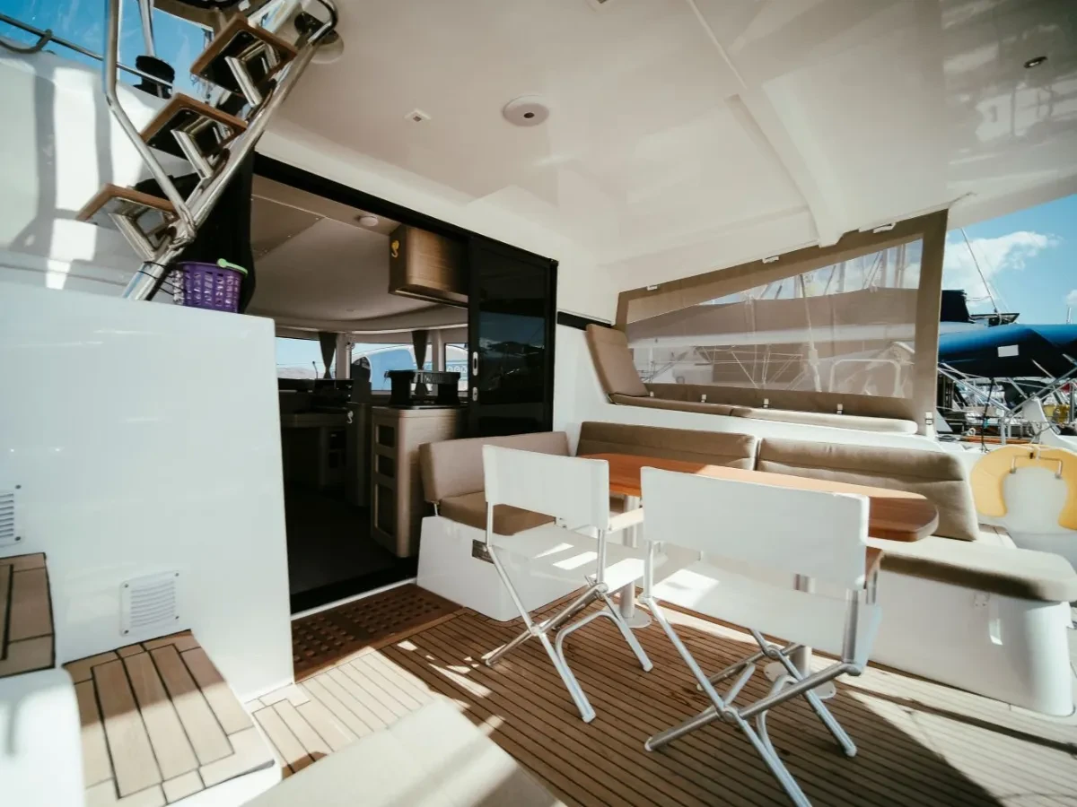 Lagoon 42