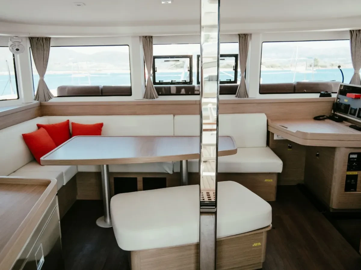Lagoon 42