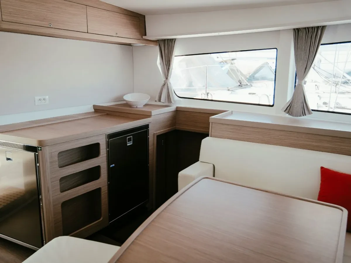Lagoon 42