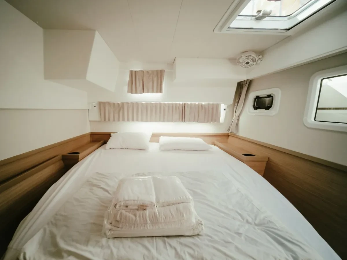 Lagoon 42