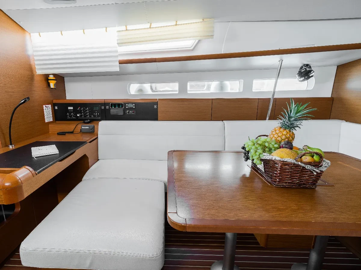 Sun Odyssey 519