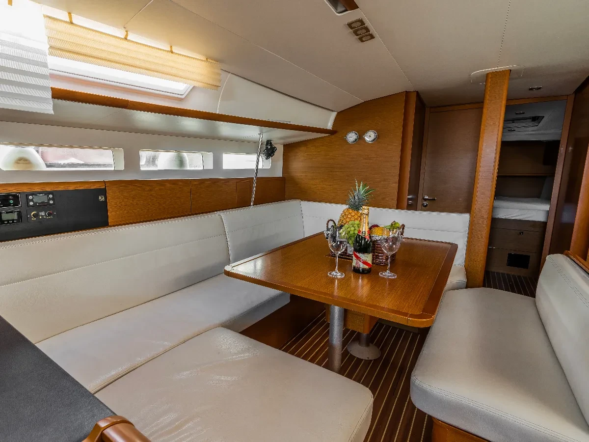Sun Odyssey 519