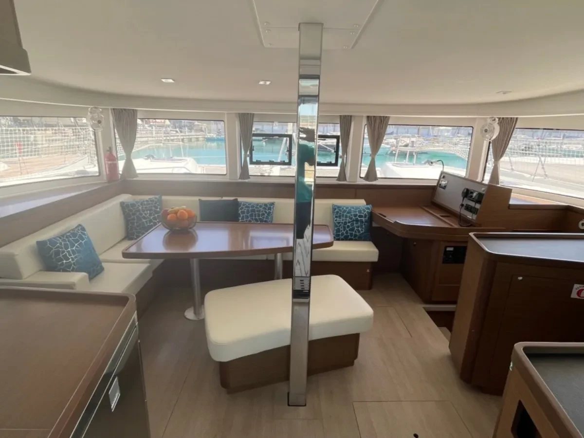Lagoon 42