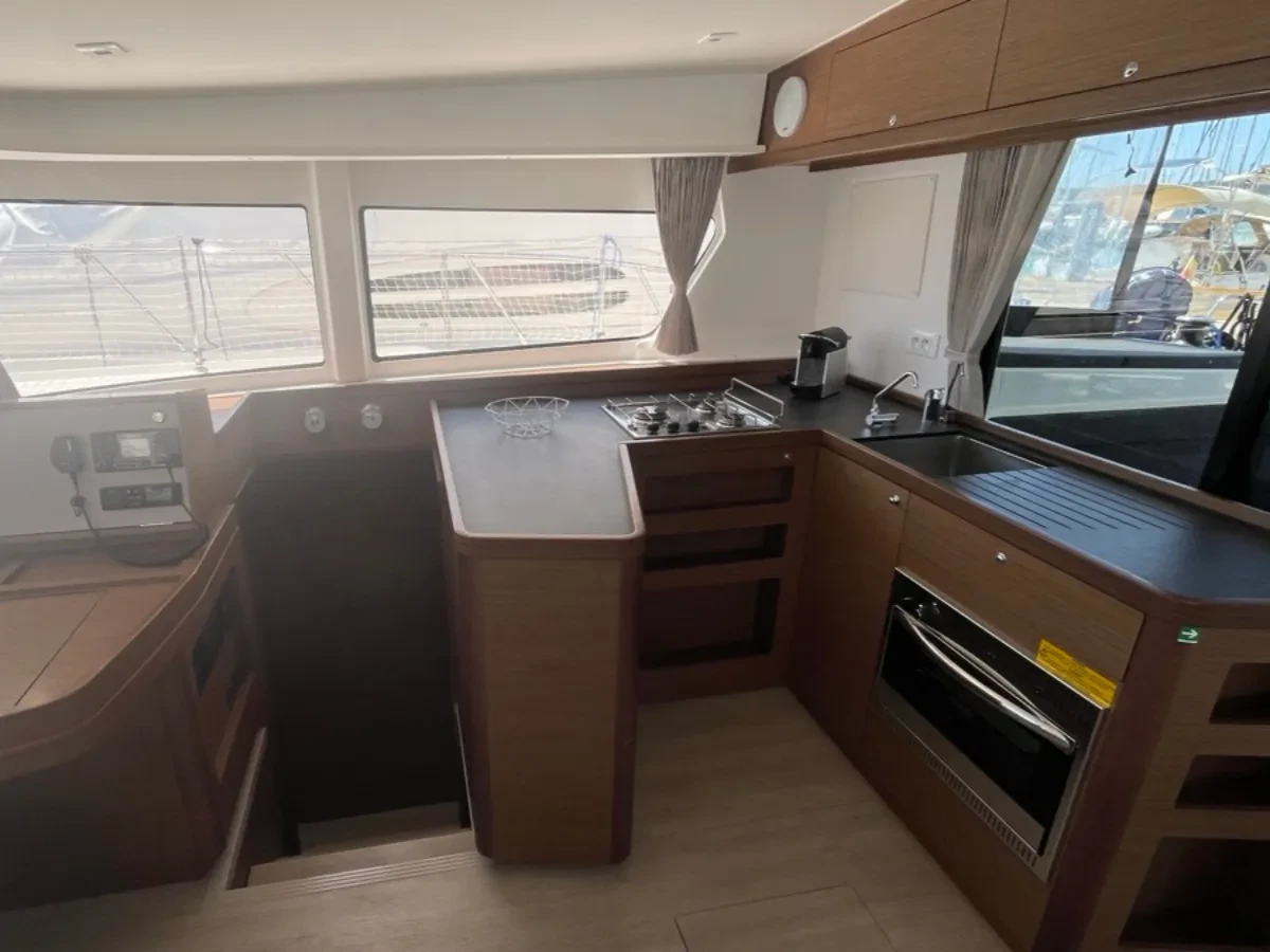 Lagoon 42