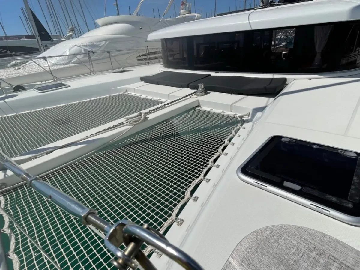Lagoon 42