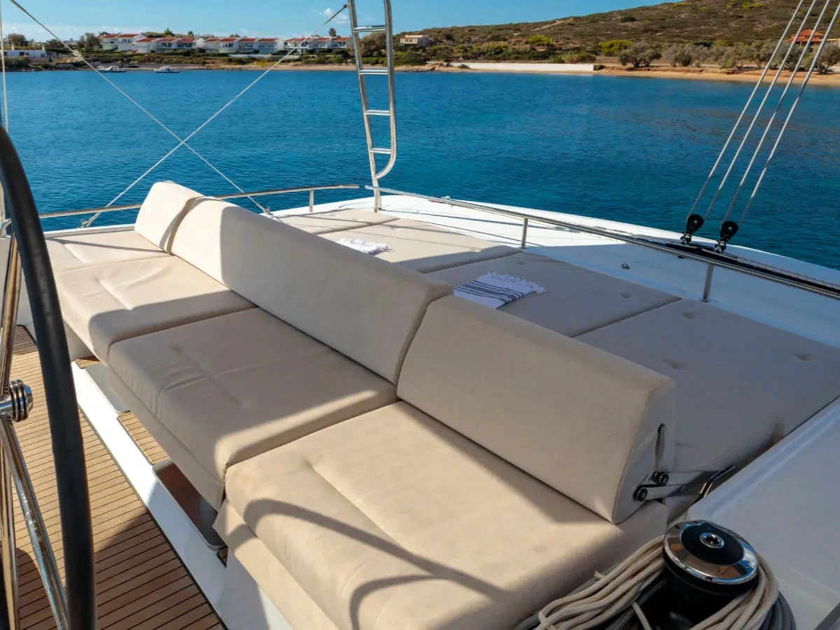 Lagoon 52