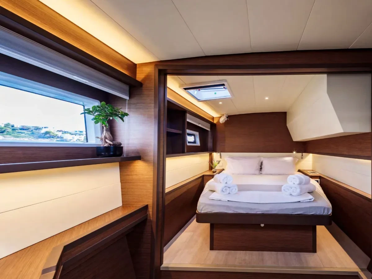 Lagoon 52