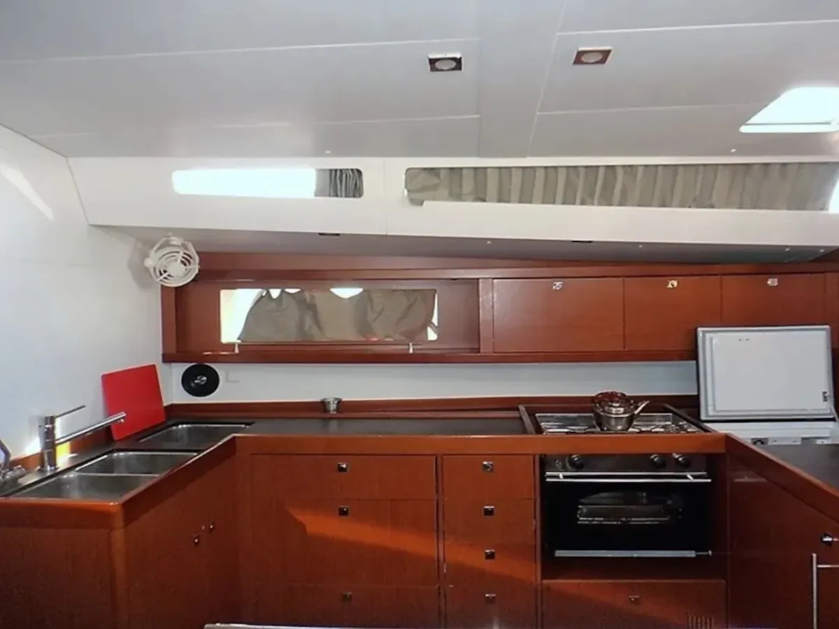 Oceanis 48