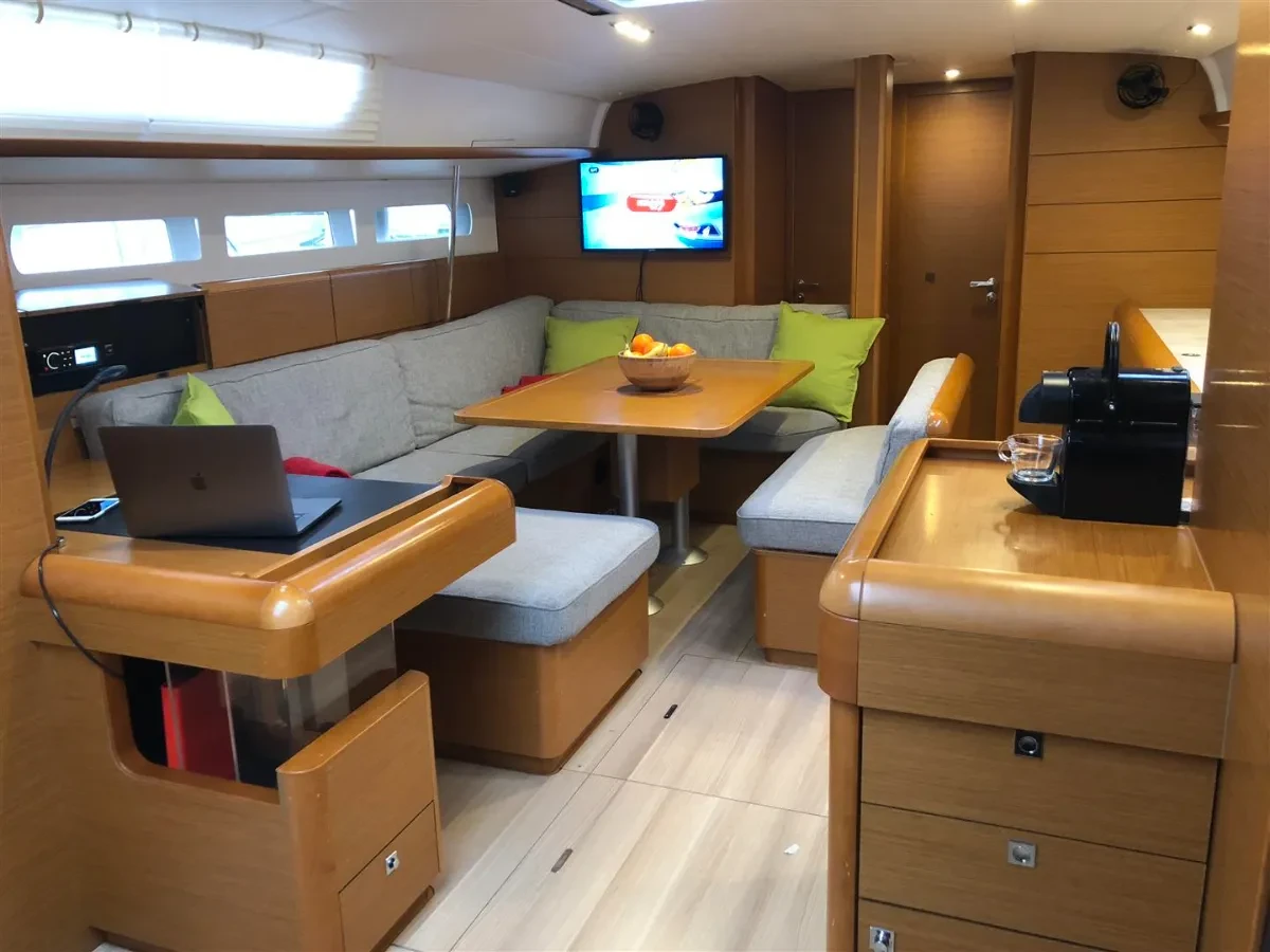 Sun Odyssey 519