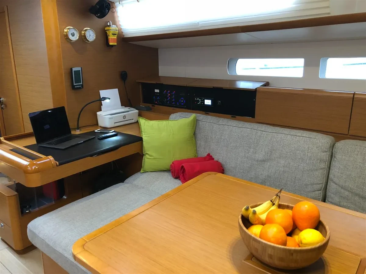 Sun Odyssey 519