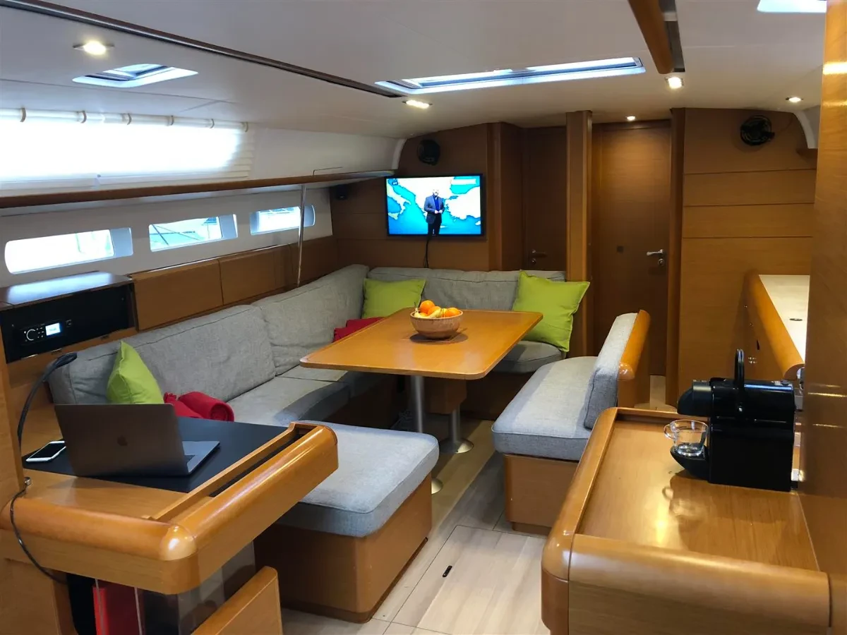 Sun Odyssey 519
