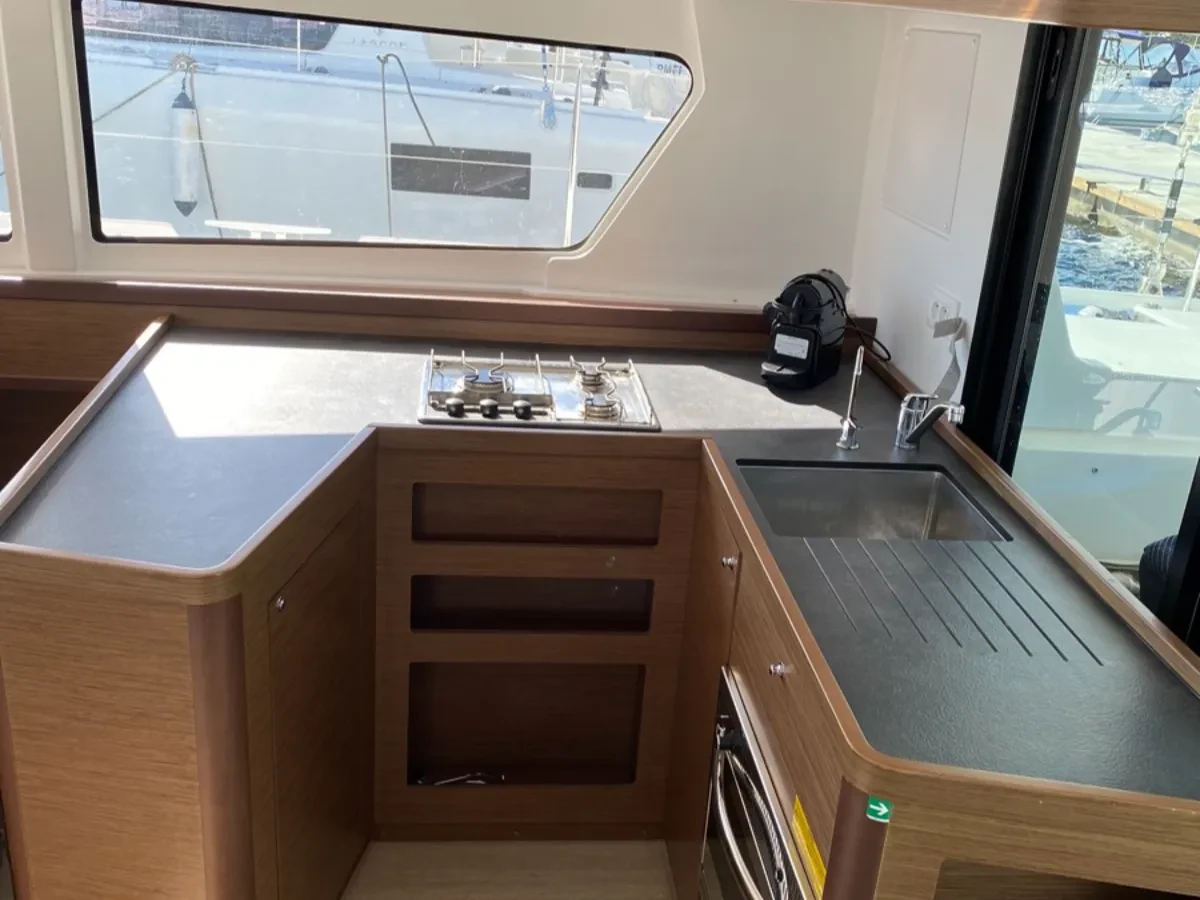 Lagoon 42
