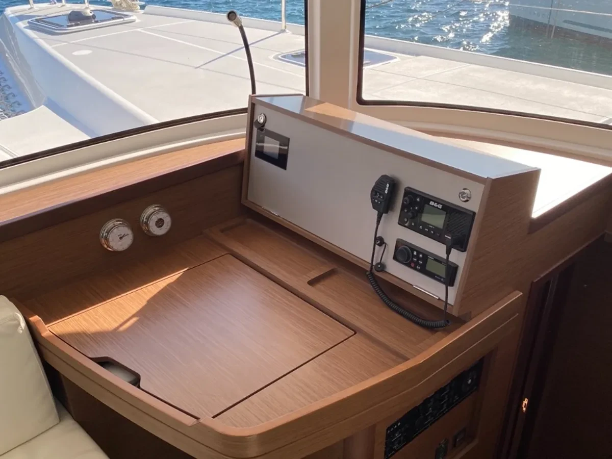 Lagoon 42