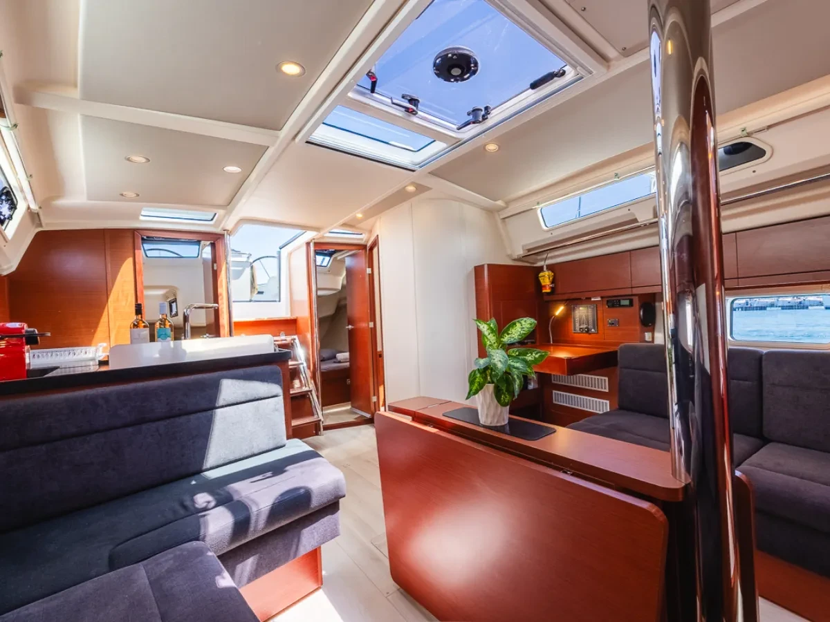 Hanse 418