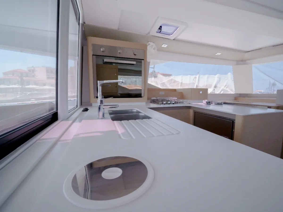 Fountaine Pajot Astrea 42