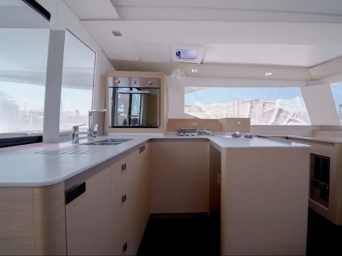 Fountaine Pajot Astrea 42