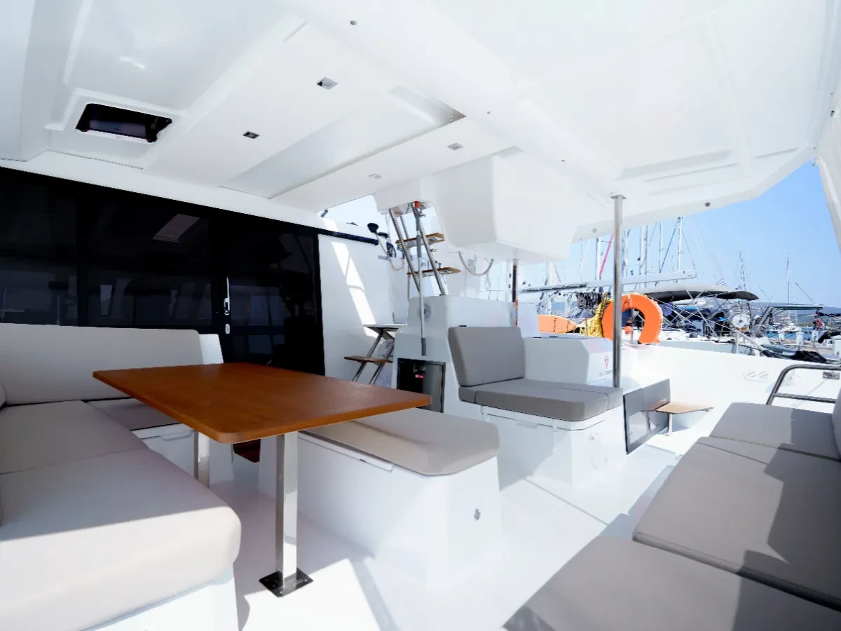 Fountaine Pajot Astrea 42