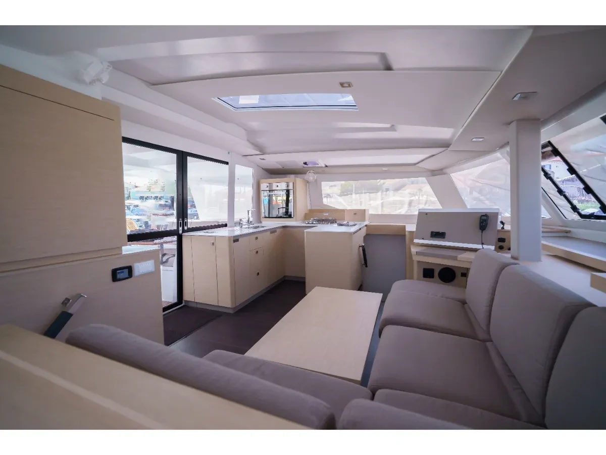 Fountaine Pajot Astrea 42