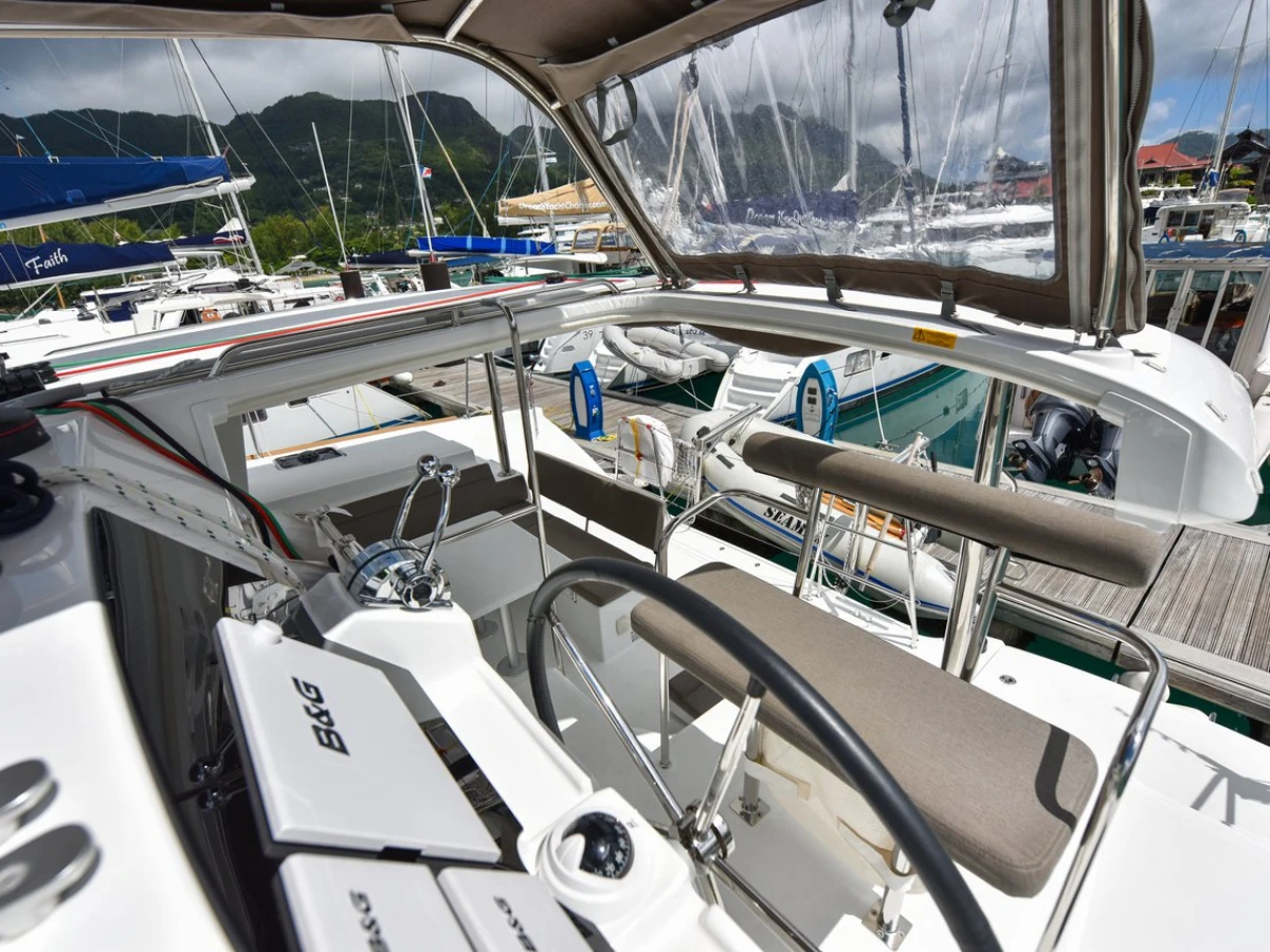 Lagoon 400