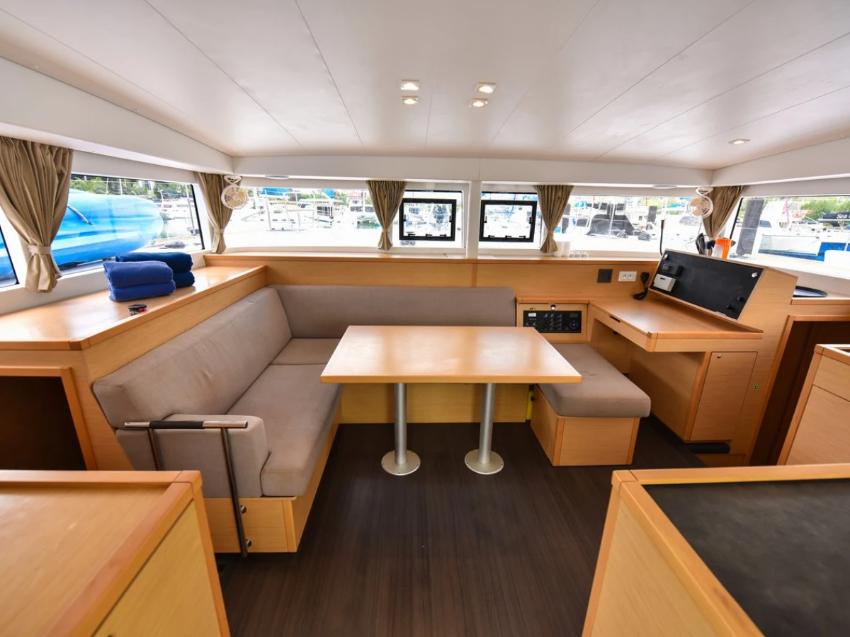 Lagoon 400